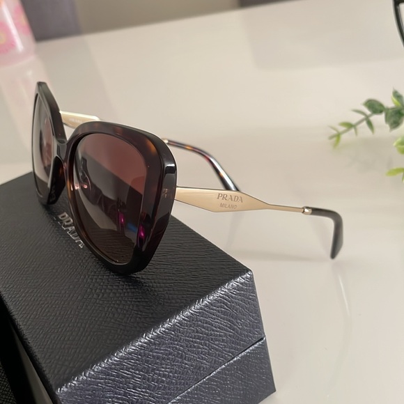 Prada Accessories - New✨authentic Prada Women's PR03YS 53mm sunglasses